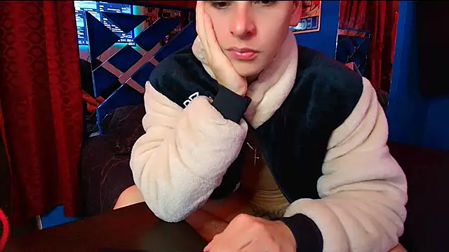 Snapshot of Luke_Howland chatting on November 2025 12:44:01 AM Luke Howland online show from November 2025 12:44:01 AM