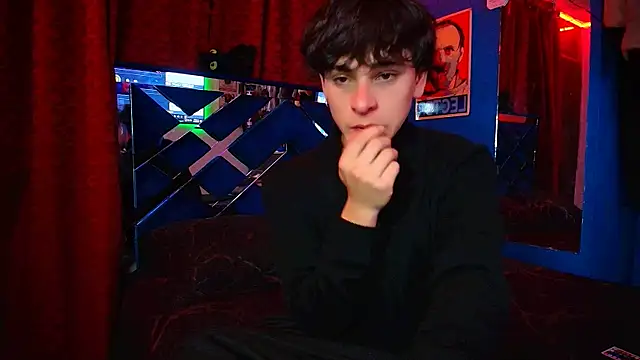 Snapshot of Luke_Howland chatting on November 2025 12:54:02 AM Luke Howland online show from November 2025 12:54:02 AM