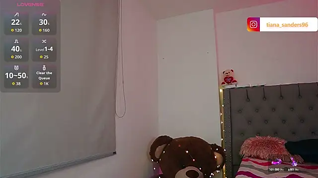 Snapshot of Tiana_sanders chatting on October 2025 01:56:01 AM Tiana sanders online show from October 2025 01:56:01 AM