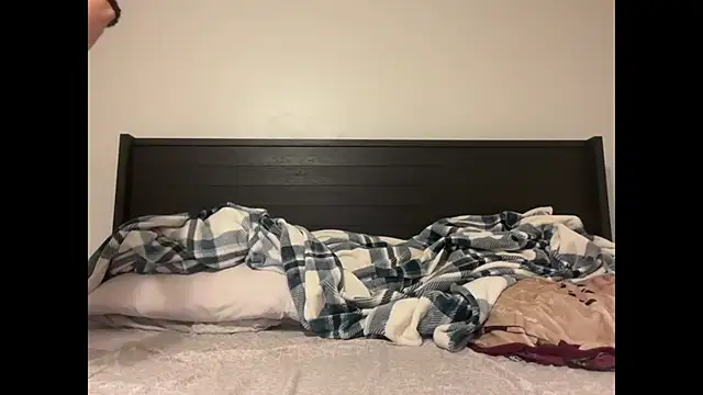 QueenLolaX online show from October 2025 03:15:01 AM