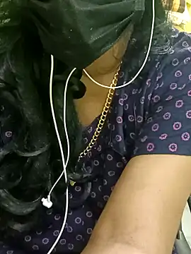 Snapshot of Aishu-tamil09 chatting on December 2024 01:03:01 PM Aishu-tamil09 online show from December 2024 01:03:01 PM