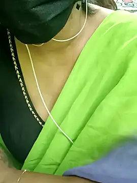 Snapshot of Aishu-tamil09 chatting on January 2025 08:43:01 PM Aishu-tamil09 online show from January 2025 08:43:01 PM