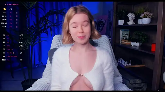 PollyHathor online show from December 2024 09:25:02 PM