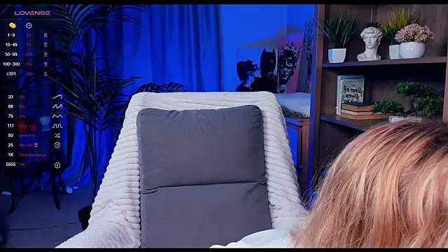 PollyHathor online show from January 2025 09:30:02 PM