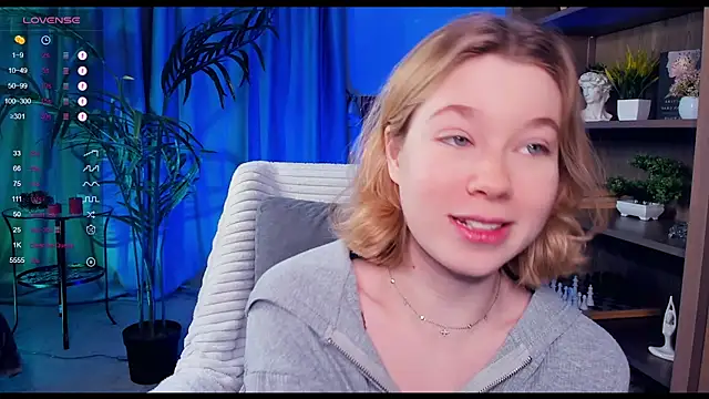 PollyHathor online show from February 2025 09:29:02 PM