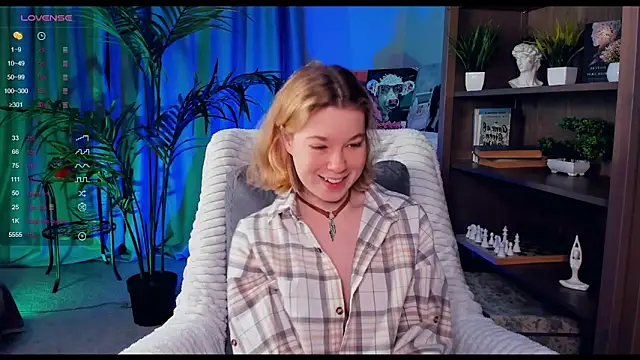 PollyHathor online show from February 2025 09:29:01 PM