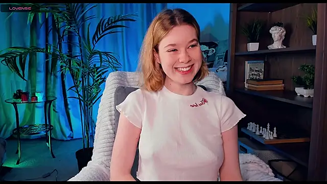 PollyHathor online show from February 2025 09:43:01 PM