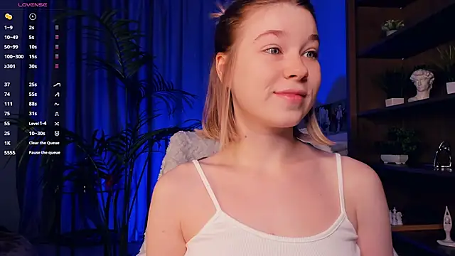 PollyHathor online show from September 2025 09:15:01 PM