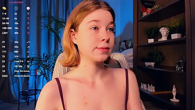 PollyHathor online show from September 2025 09:37:02 PM