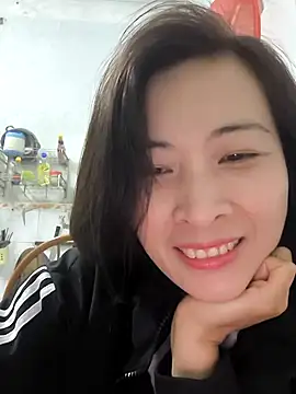 Snapshot of Sweets24 chatting on February 2025 11:13:01 PM Sweets24 online show from February 2025 11:13:01 PM