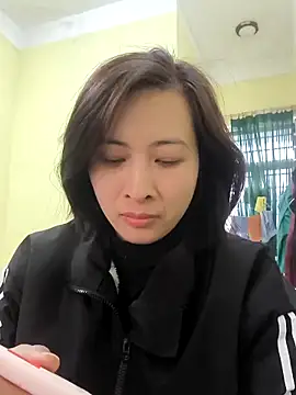 Snapshot of Sweets24 chatting on February 2025 04:54:02 AM Sweets24 online show from February 2025 04:54:02 AM