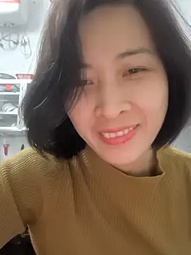 Snapshot of Sweets24 chatting on February 2025 03:42:01 AM Sweets24 online show from February 2025 03:42:01 AM