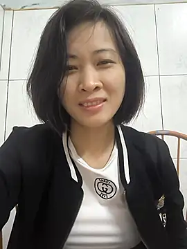 Snapshot of Sweets24 chatting on March 2025 11:15:01 PM Sweets24 online show from March 2025 11:15:01 PM