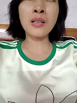 Snapshot of Sweets24 chatting on September 2025 08:47:01 AM Sweets24 online show from September 2025 08:47:01 AM