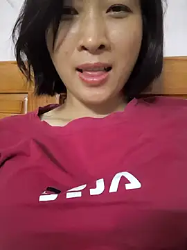 Snapshot of Sweets24 chatting on September 2025 05:20:01 AM Sweets24 online show from September 2025 05:20:01 AM
