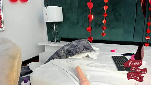 Snapshot of PandoraB_ chatting on February 2025 02:20:01 PM PandoraB online show from February 2025 02:20:01 PM