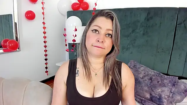 Snapshot of PandoraB_ chatting on February 2025 05:26:01 PM PandoraB online show from February 2025 05:26:01 PM