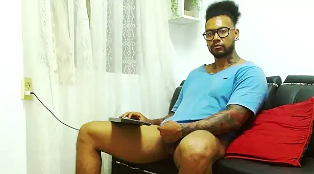 LewisStrong online show from January 2025 01:02:01 AM