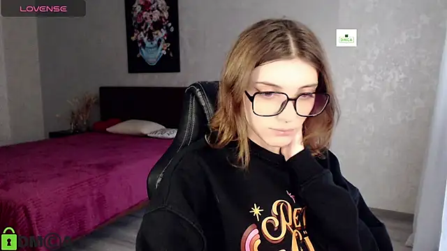 CherryBloom777 online show from December 2024 07:32:01 AM