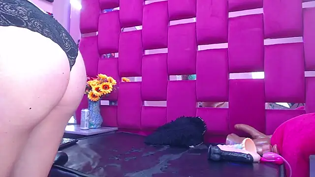 Snapshot of Lya_Anal chatting on October 2025 08:20:02 PM Lya Anal online show from October 2025 08:20:02 PM