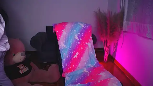 Alin Aly online show from November 2025 11:15:01 PM