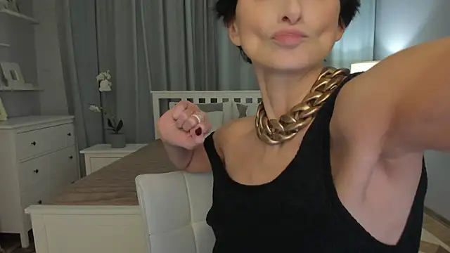 Snapshot of SimonaDeBeauvoir chatting on March 2025 02:45:01 PM SimonaDeBeauvoir online show from March 2025 02:45:01 PM