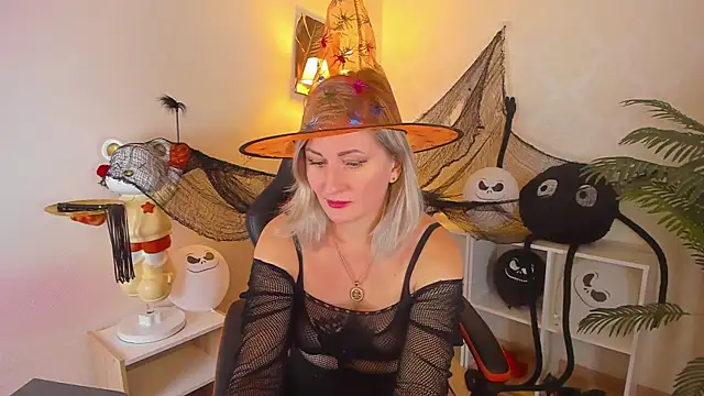 AriFleow online show from October 2025 12:07:02 PM