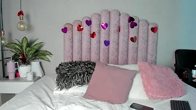 Snapshot of SusanBenett chatting on March 2025 08:40:01 PM SusanBenett online show from March 2025 08:40:01 PM