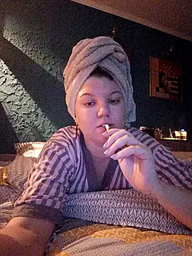 Snapshot of VioletteWay chatting on December 2024 11:36:01 AM VioletteWay online show from December 2024 11:36:01 AM