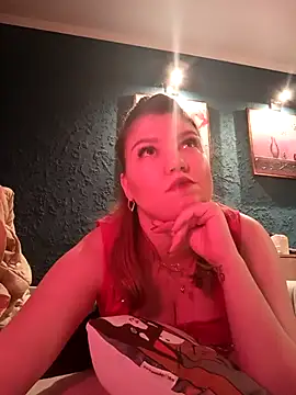 Snapshot of VioletteWay chatting on February 2025 07:05:01 PM VioletteWay online show from February 2025 07:05:01 PM