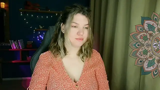 Snapshot of VioletteWay chatting on October 2025 06:35:02 AM VioletteWay online show from October 2025 06:35:02 AM