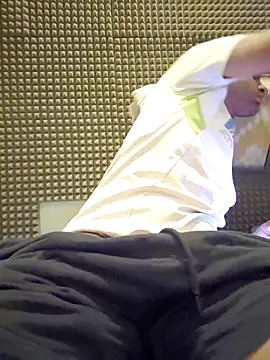 Snapshot of mykecockslong chatting on September 2025 04:32:02 PM mykecockslong online show from September 2025 04:32:02 PM