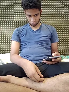 Snapshot of mykecockslong chatting on October 2025 09:09:01 AM mykecockslong online show from October 2025 09:09:01 AM