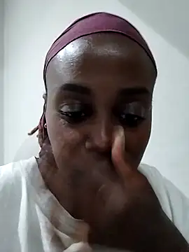 Snapshot of SlutyQueen32 chatting on October 2025 04:39:02 PM SlutyQueen32 online show from October 2025 04:39:02 PM