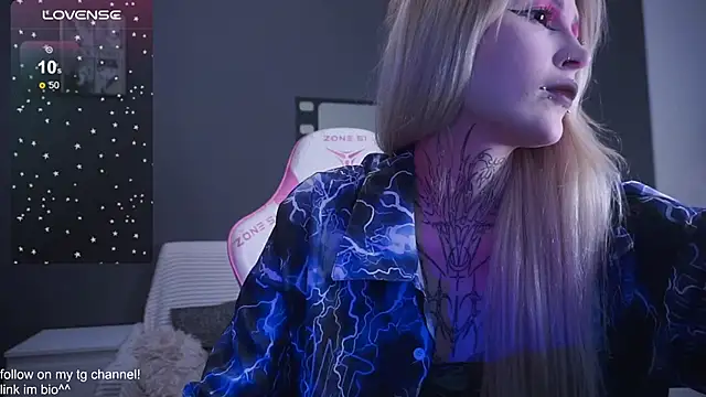 Snapshot of fraulein_mooon chatting on November 2025 10:59:02 PM fraulein mooon online show from November 2025 10:59:02 PM