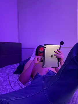 Daniel2zuZ online show from October 2025 05:44:01 PM