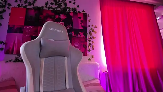 Kate Burleskk online show from October 2025 04:20:02 AM