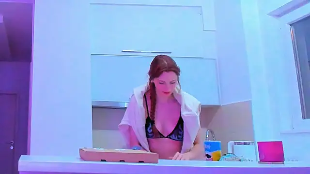 Snapshot of Alyssa_Smitt chatting on October 2025 12:08:01 AM Alyssa Smitt online show from October 2025 12:08:01 AM