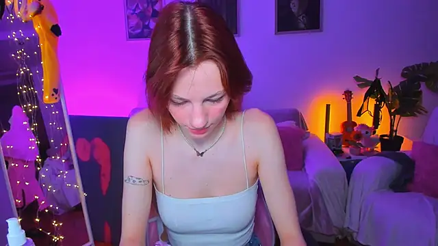 Snapshot of Alyssa_Smitt chatting on October 2025 01:47:02 AM Alyssa Smitt online show from October 2025 01:47:02 AM