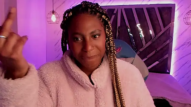 Queen perla  online show from December 2024 10:32:02 PM