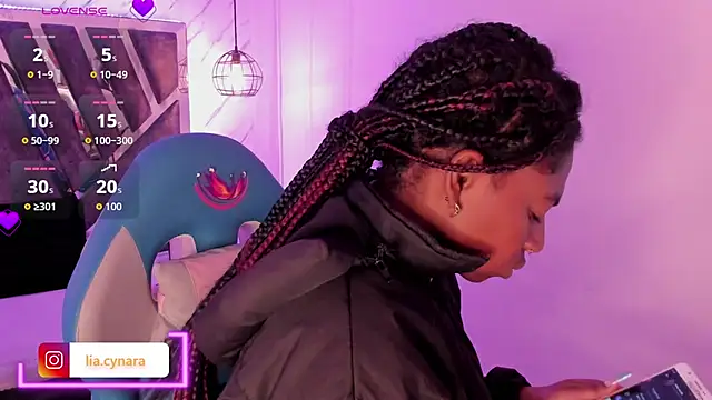 Snapshot of Queen_perla_ chatting on September 2025 12:20:01 PM Queen perla online show from September 2025 12:20:01 PM