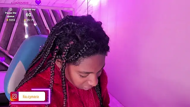 Snapshot of Queen_perla_ chatting on October 2025 12:02:02 PM Queen perla online show from October 2025 12:02:02 PM