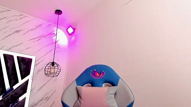 Snapshot of Queen_perla_ chatting on November 2025 11:54:01 AM Queen perla online show from November 2025 11:54:01 AM