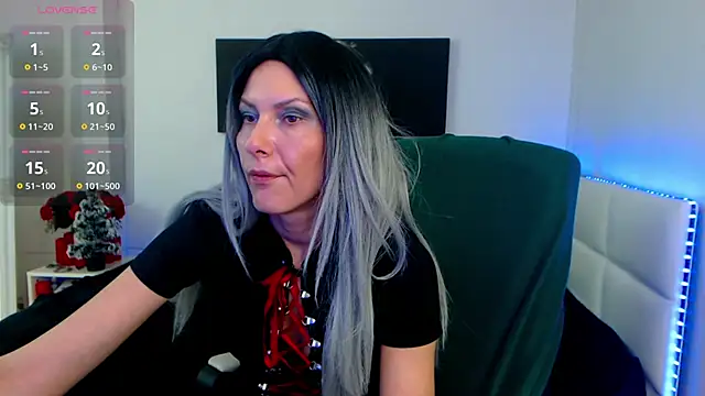 EvelynQueenn online show from December 2024 08:56:02 AM