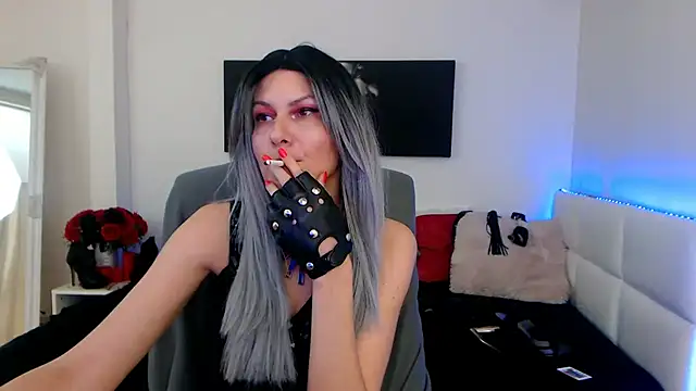 EvelynQueenn online show from January 2025 04:21:01 AM