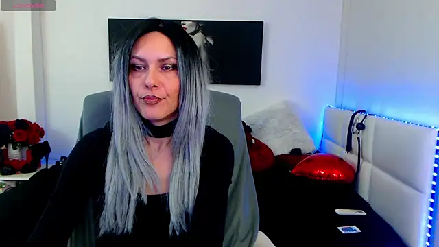 EvelynQueenn online show from February 2025 06:32:02 AM