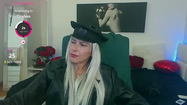 EvelynQueenn online show from September 2025 06:02:02 AM