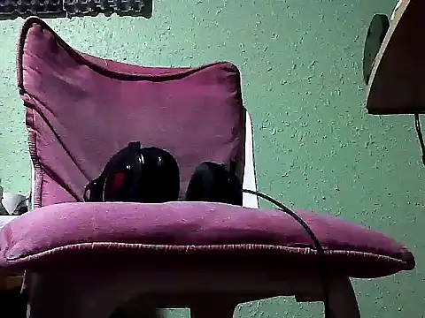 Snapshot of gxXxuesta chatting on October 2025 02:31:01 AM gxXxuesta online show from October 2025 02:31:01 AM