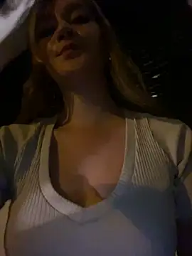 Snapshot of MaryDeniro chatting on January 2025 03:22:01 AM MaryDeniro online show from January 2025 03:22:01 AM