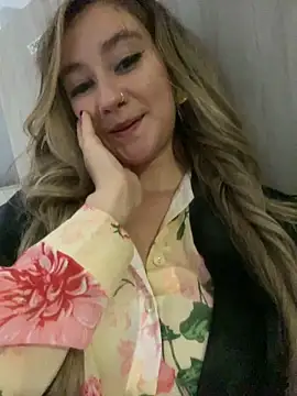 Snapshot of MaryDeniro chatting on January 2025 10:34:02 PM MaryDeniro online show from January 2025 10:34:02 PM